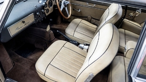 Black LeatherInterior image