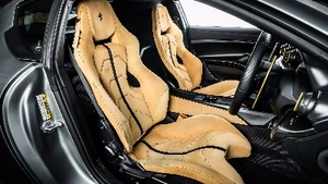 Black / Beige Peccary LeatherInterior image