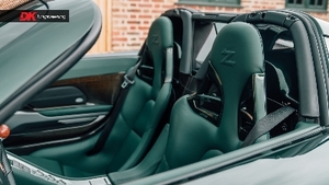 Green LeatherInterior image