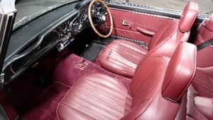 Burgundy LeatherInterior image