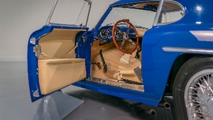 Tan LeatherInterior image