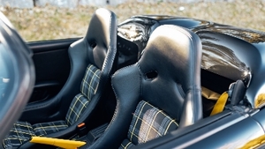 Black / Yellow LeatherInterior image