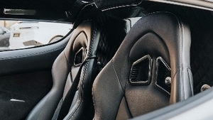 Black Leather / AlcantaraInterior image