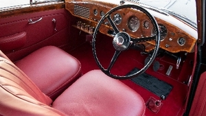 Burgundy LeatherInterior image