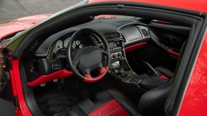 Black / Red LeatherInterior image