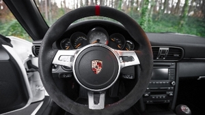 Black Leather / Alcantara - Grey StitchingInterior image