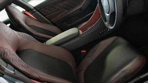 Bitter Chocolate / Obsidian Black LeatherInterior image