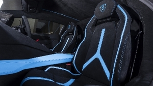 Nero Cosmus Alcantara - Blu Cepheus Stitching / PipingInterior image