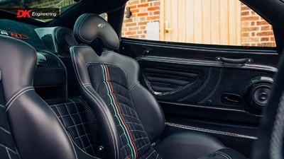 Nero Leather / Alcantara - Argento Stitching / Tricolore PipingInterior image