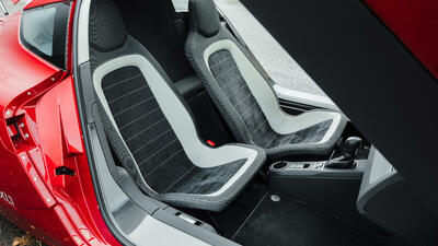 Black / Ceramic AlcantaraInterior image