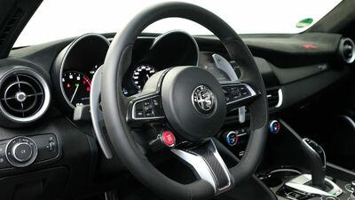 Black / Grey leatherInterior image