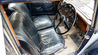 Black LeatherInterior image