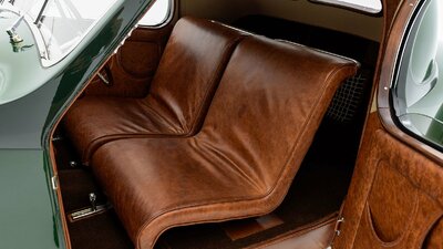 Saddle Tan LeatherInterior image