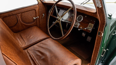Saddle Tan LeatherInterior image