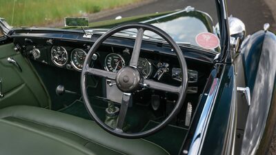 Green LeatherInterior image