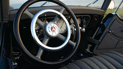 Black / Grey LeatherInterior image
