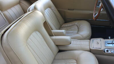 Beige LeatherInterior image