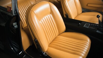 Beige LeatherInterior image