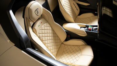 Cream Leather - Black StitchingInterior image