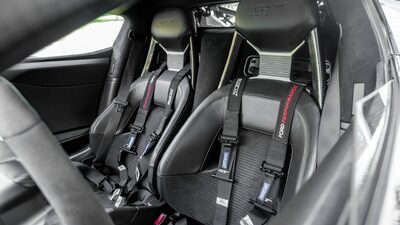 Ebony Leather / AlcantaraInterior image