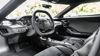 Ebony Leather / AlcantaraInterior image