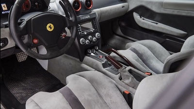 Light Grey AlcantaraInterior image
