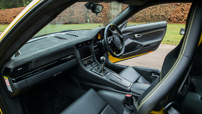 Black Leather / Alcantara - Yellow StitchingInterior image