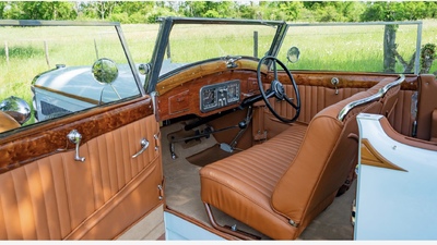 Brown LeatherInterior image