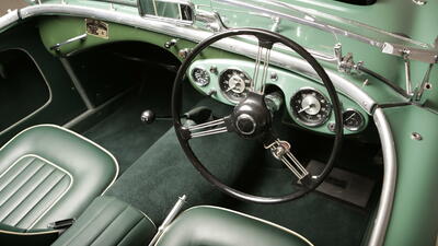 Green LeatherInterior image