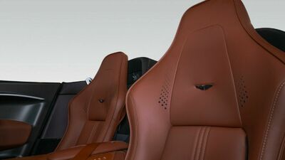 Obsidian Black / Chestnut Tan Dualtone LeatherInterior image