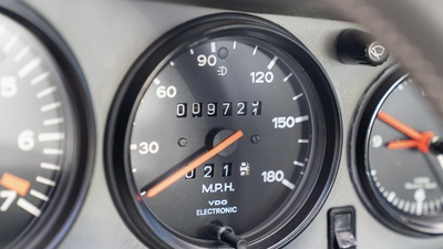 Light Grey / Dark Grey LeatherInterior image