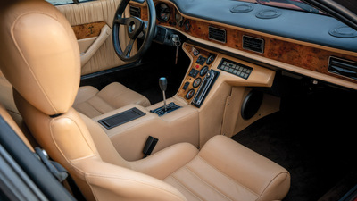 Beige LeatherInterior image