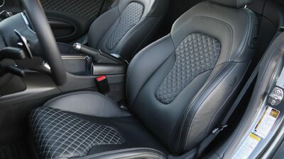 Black Leather - Diamond StitchingInterior image