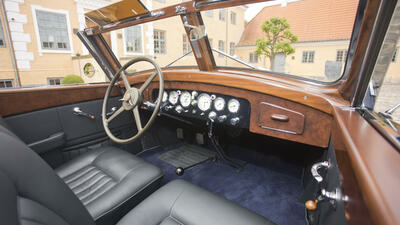 Black LeatherInterior image