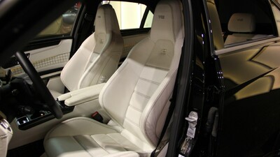 Beige LeatherInterior image