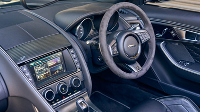 Black Leather - White StitchingInterior image