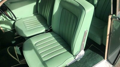 Green LeatherInterior image