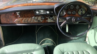 Green LeatherInterior image