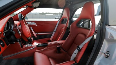 Red Leather - White StitchingInterior image
