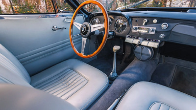 Grey LeatherInterior image
