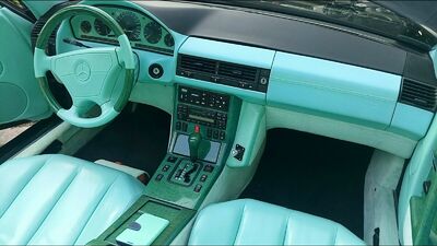 Turquoise Leather / Turquoise Eucalyptus WoodInterior image