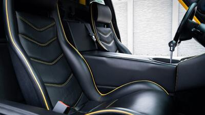 Nero Leather - Giallo Piping / StitchingInterior image