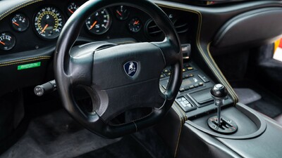 Nero Leather - Giallo Piping / StitchingInterior image