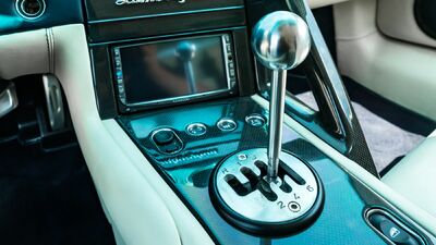 Bianco Polar LeatherInterior image