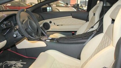 Black / Tan LeatherInterior image