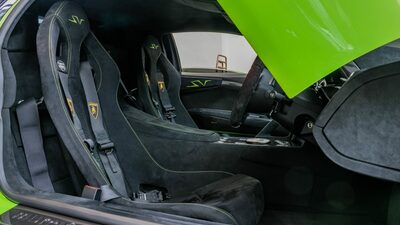Nero Alcantara - Verde Stitching / PipingInterior image
