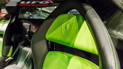 Nero / Verde Leather - Verde StitchingInterior image