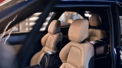 Beige LeatherInterior image