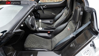 Black Leather / Alcantara - Yellow Diamond StitchingInterior image
