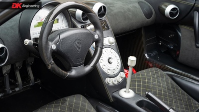 Black Leather / Alcantara - Yellow Diamond StitchingInterior image